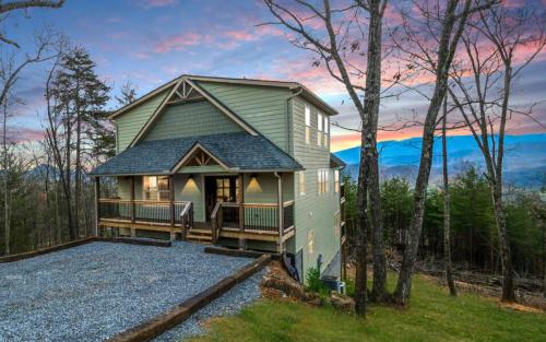 Creation on Display By Colonial Properties in Sevierville, United States