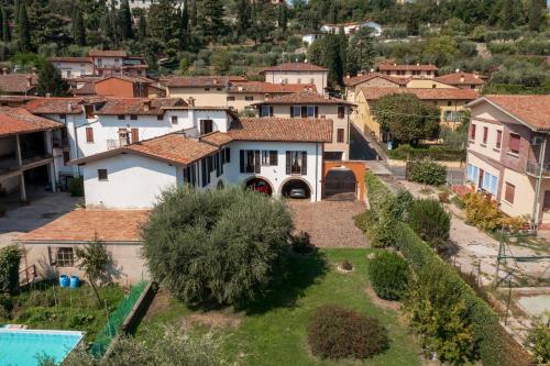 Corte Ribelli — 4-Star Luxury Hotel in Padenghe Sul Garda, Italy
