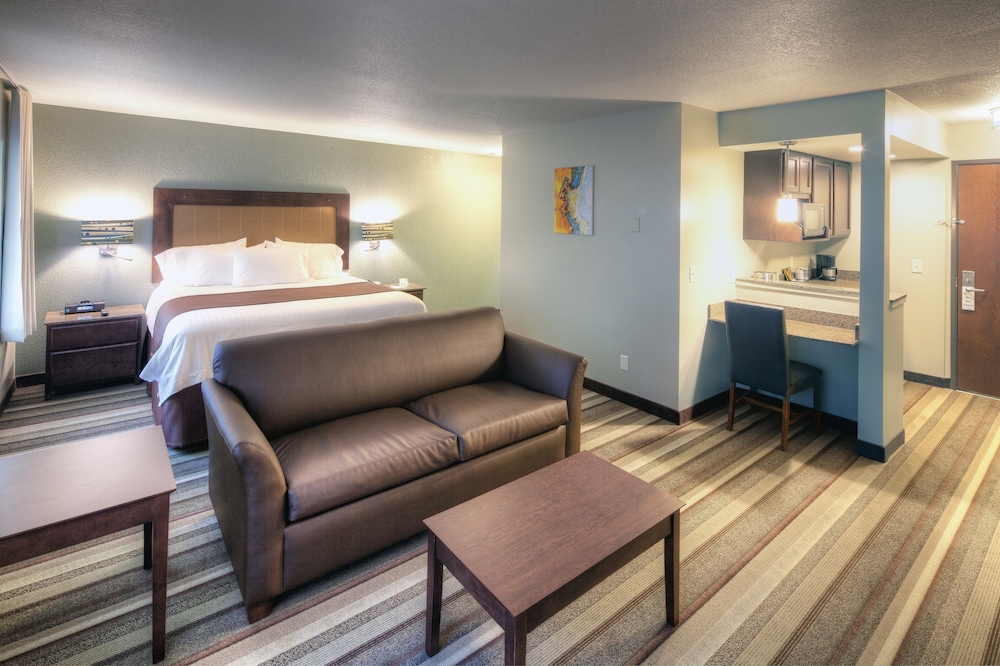 East Avenue Inn & Suites - photo 29