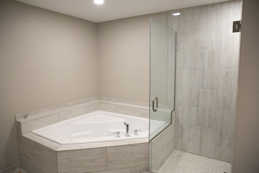 Berlin Encore Hotel & Suites - photo 21