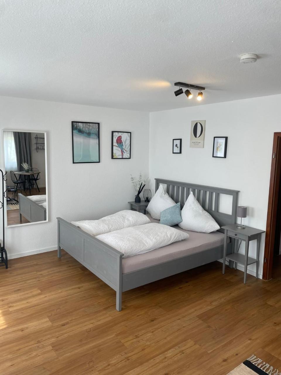 Studio 76 Apartment zentrale Lage ganze Wohnung — 4-Star Luxury Hotel in Friedrichshafen, Germany