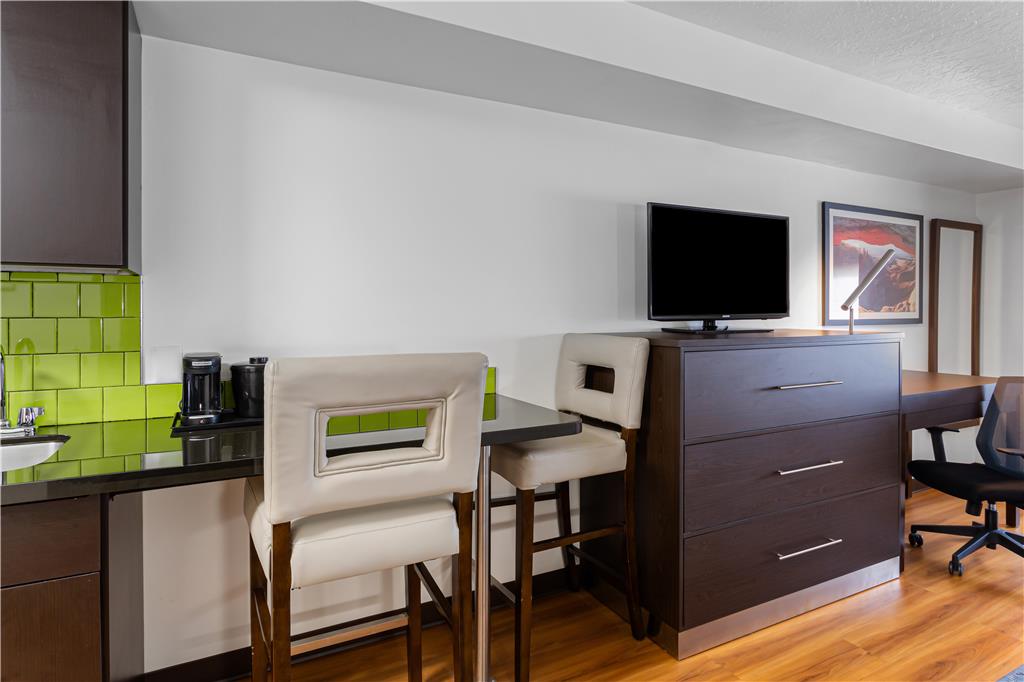 Best Western Duchesne Inn - photo 22