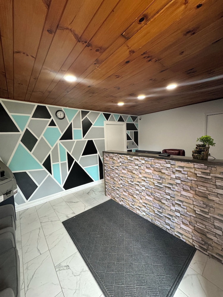 Acorn Motel - photo 21