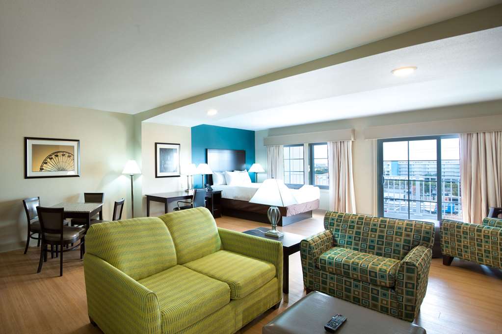 La Quinta Inn & Suites by Wyndham Ocean City - photo 24