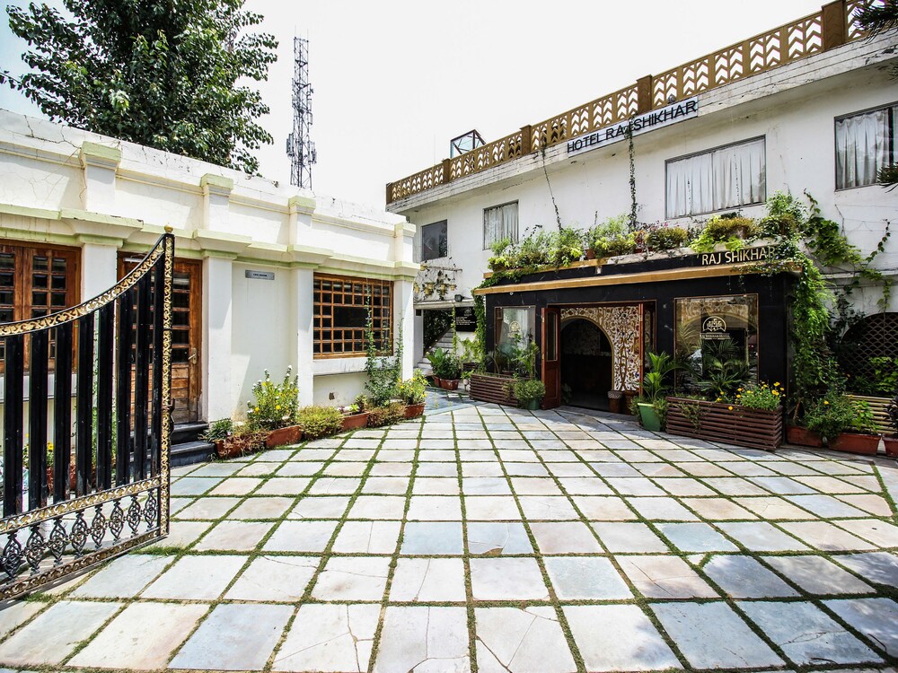 Oyo 18849 Hotel Raj Shikhar — Ajmer