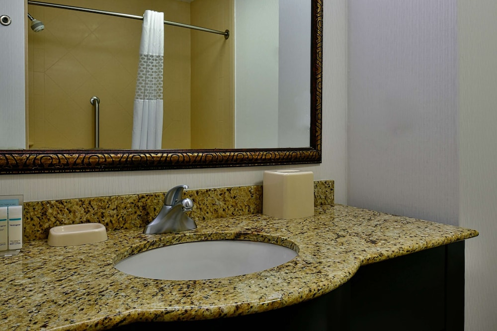 Hampton Inn & Suites Fredericksburg - photo 32