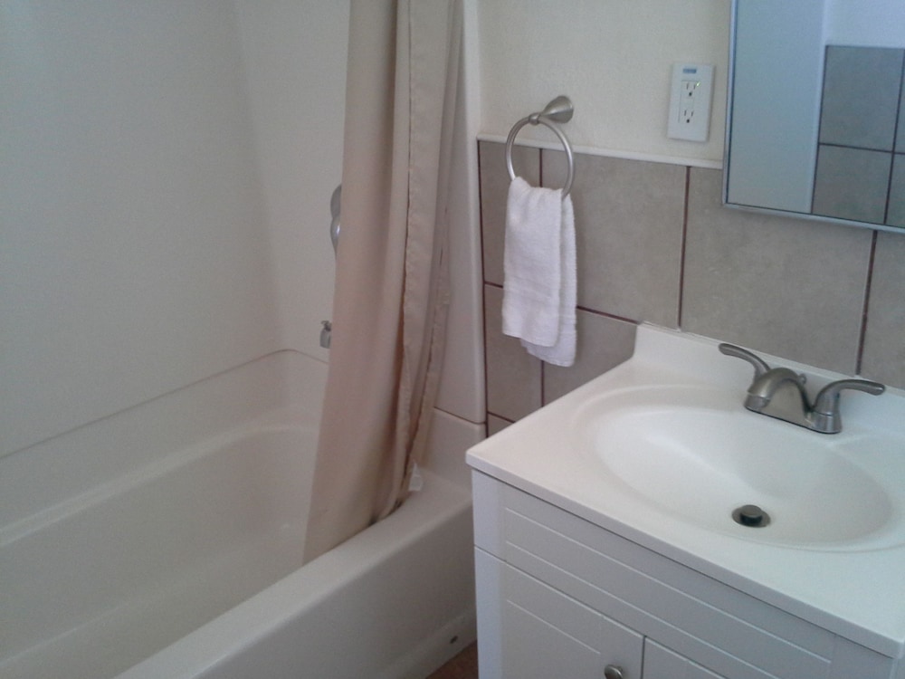Boron Motel - photo 19