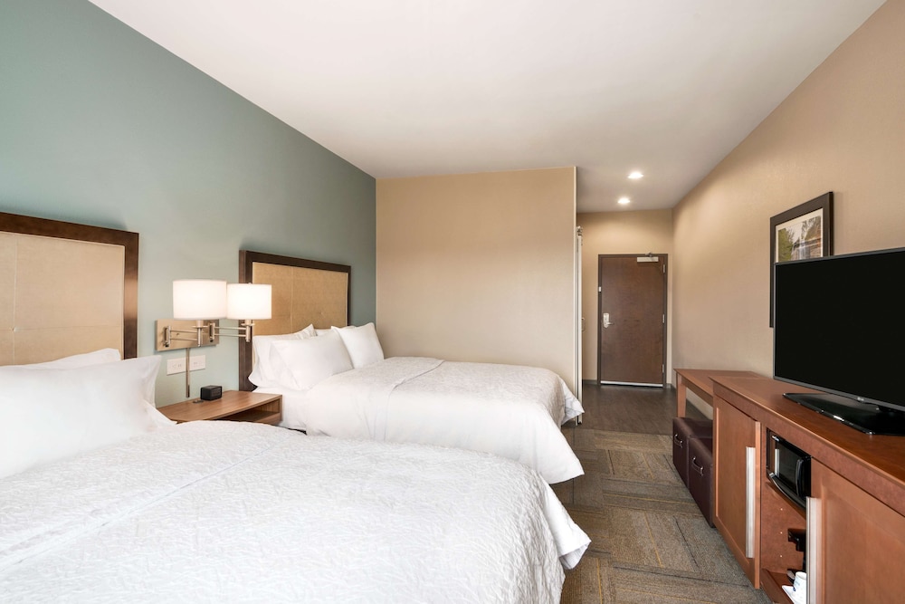 Hampton Inn & Suites Lavonia - photo 12