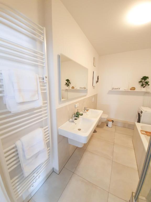 PB Ferienwohnungen FeWo 7 Stilvoll eingerichtetes Apartment im Herzen Senftenbergs — 4-Star Luxury Hotel in Senftenberg, Germany
