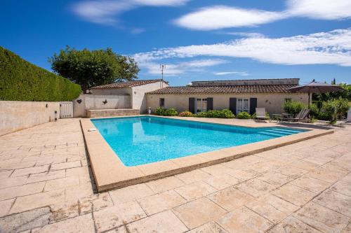 Le Mas d Emponse avec piscine - last minute hotel in Unknown City