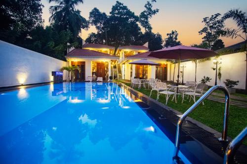 Superresidence - carbon neutral hotel in Hikkaduwa