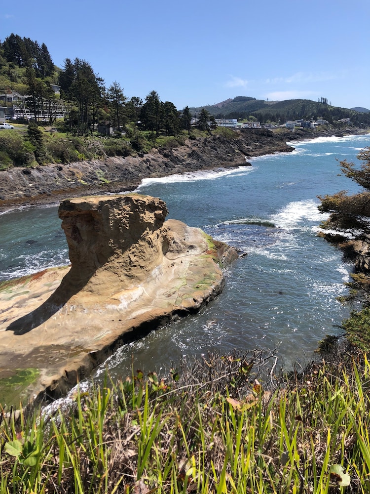 Inn at Arch Rock in Depoe Bay, United States