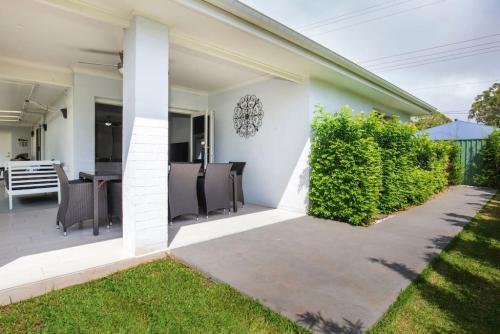 Callala Bay Beach House Wowly Waters Pet Friendly — 4-Star Luxury Hotel in Callala Bay, Australia