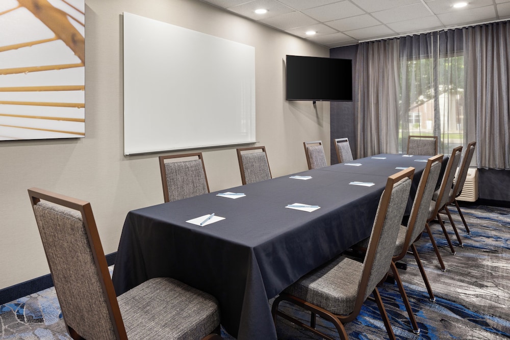 Fairfield Inn & Suites Columbus East - photo 35