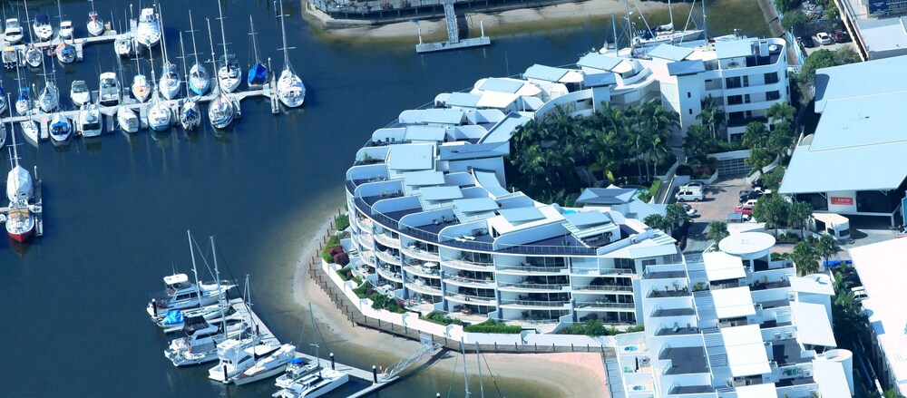 Bluewater Point Resort — Minyama — photo 2