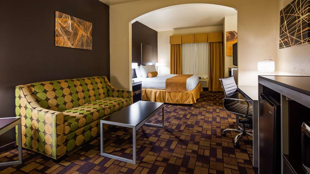 Best Western Windsor Pointe Hotel & Suites Frost Bank Center - photo 4