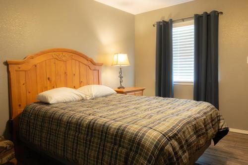Lakeview Room 2 Queens 20 — hotel in Mead