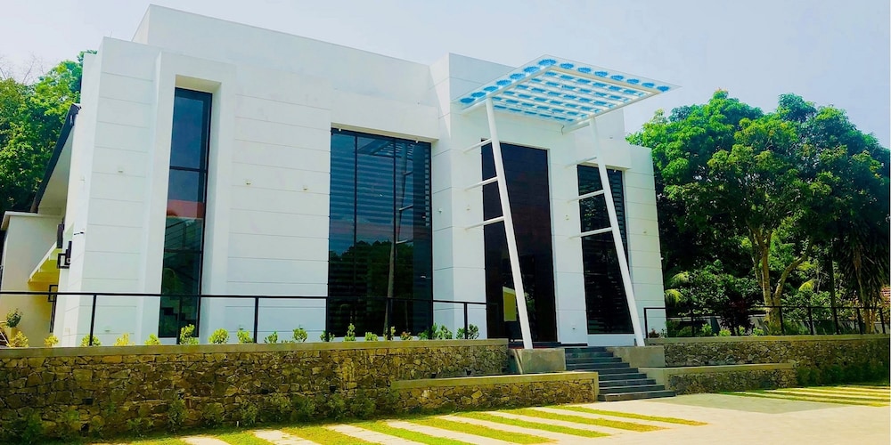 Nethmini Regency in Wattegama, Sri Lanka