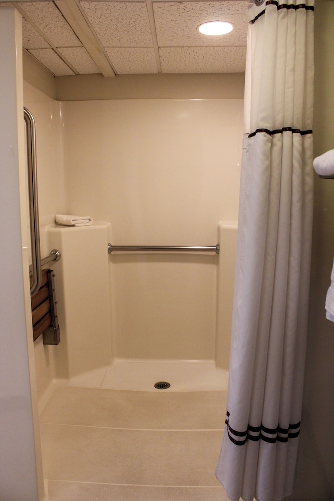 Fireside Inn & Suites Gilford - photo 39