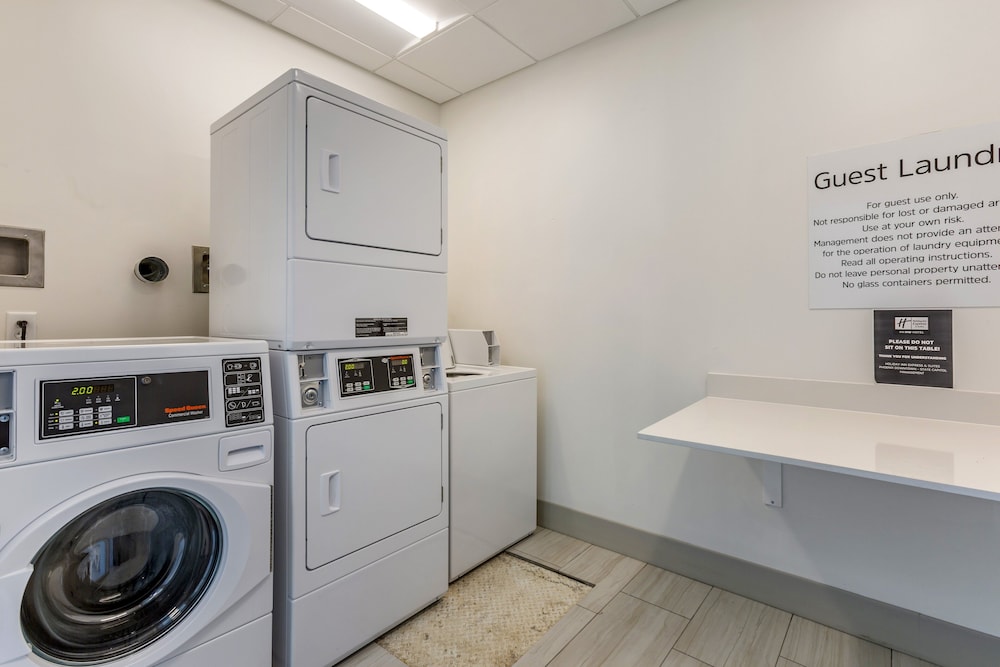 Holiday Inn Express & Suites Phoenix Dwtn State Capitol by IHG - photo 30