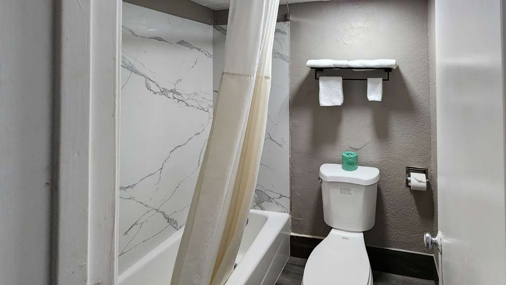 Motel 6 Houston TX Medical Center NRG Stadium - photo 34