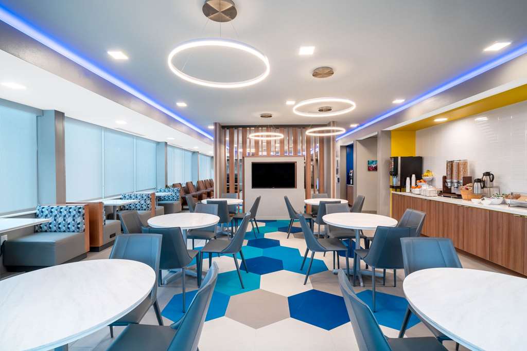 Microtel Inn & Suites by Wyndham Hot Springs - photo 26
