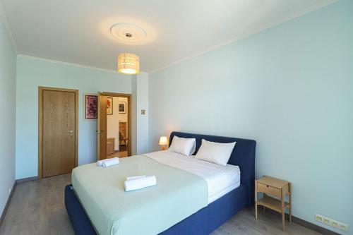 Central and Comfy Tbilisi 1BR Apartment by Wehost