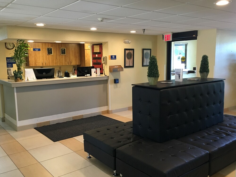 Days Inn Leominster Fitchburg Area - photo 4