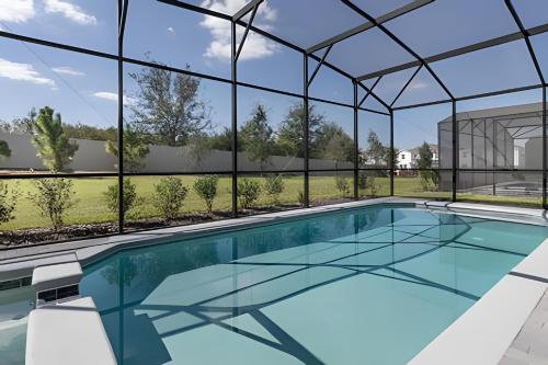 NEW Luxury Decorated Amazing Resort Pool Home — 4-Star Luxury Hotel in Davenport, United States