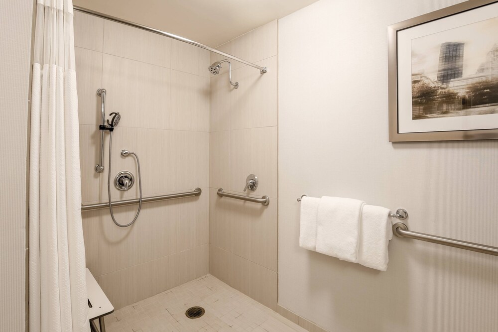 Courtyard by Marriott Pittsburgh Downtown - photo 15