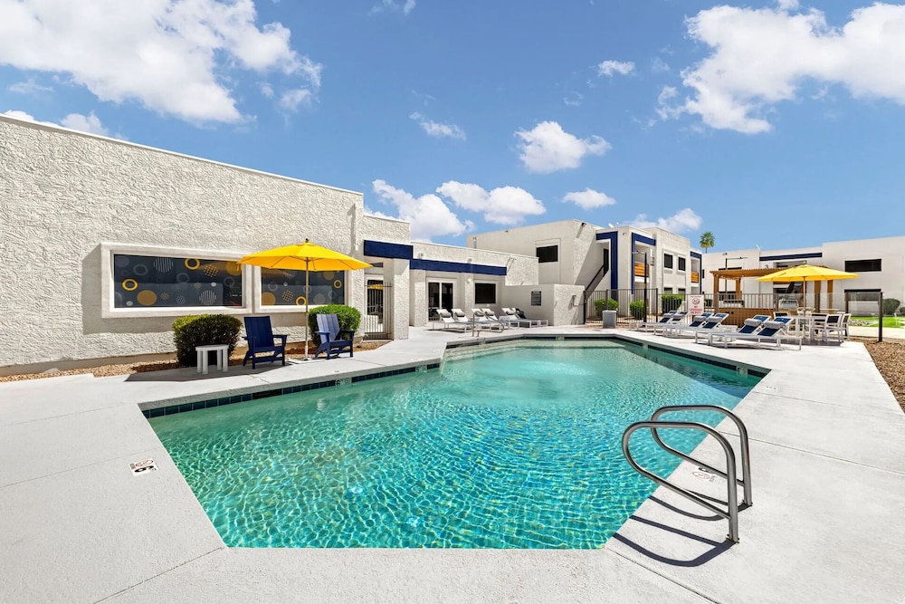 Landing Apartments Glendale near Catlin Court Historic District — 4-Star Luxury Hotel in Glendale, United States