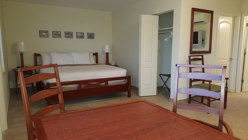 Le Cabanon Motel - photo 26