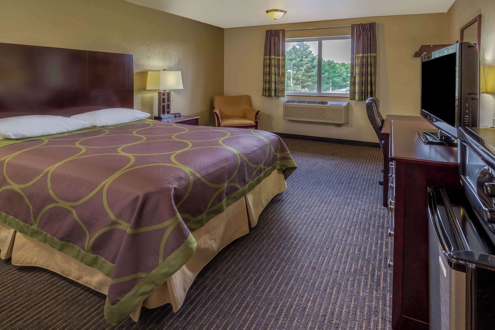 Super 8 by Wyndham Woodburn - photo 16