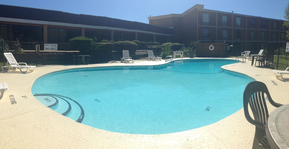 Executive Inn - carbon neutral hotel in Mount Pleasant