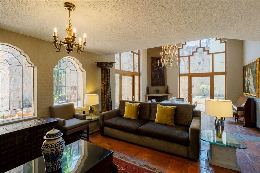 Presidential Suite common area