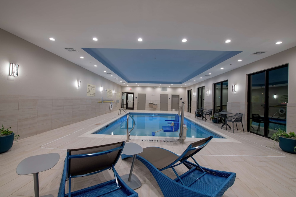 Hampton Inn & Suites Duncanville Dallas - photo 54