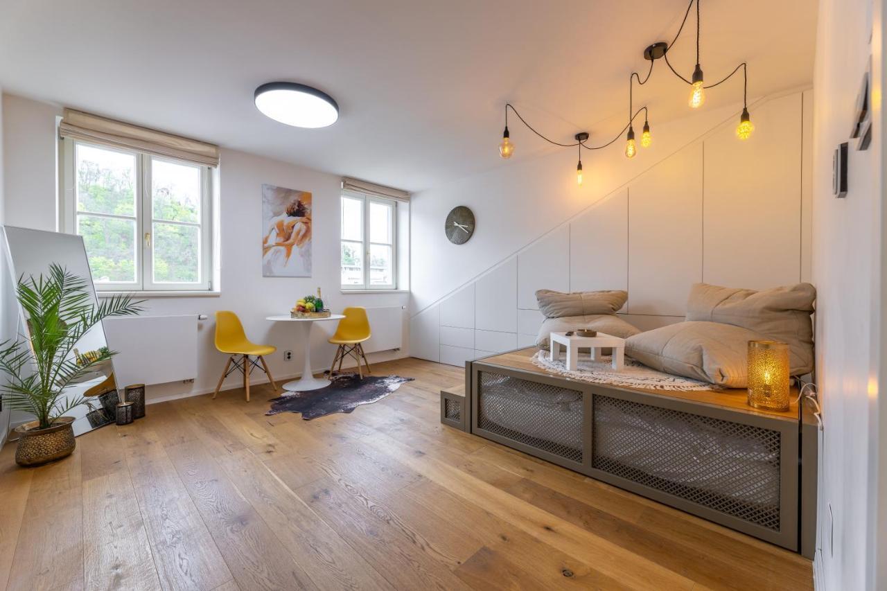Luxurious charming studio perfect for couples — 4-Star Luxury Hotel in Prague, Czech Republic