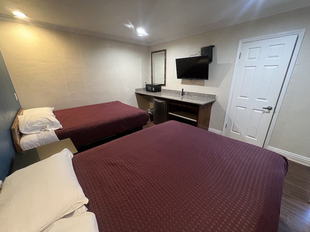 Harris Motel - photo 23