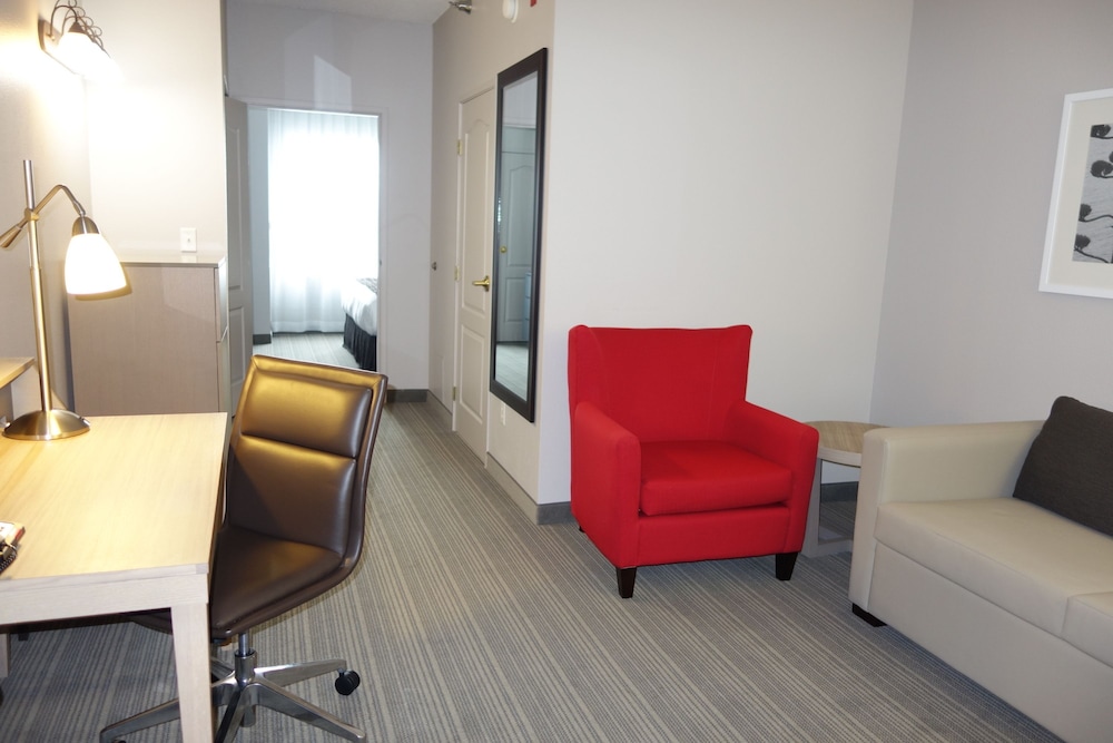 Country Inn & Suites by Radisson Coralville IA - photo 11