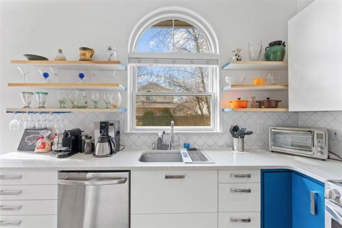 Widgeon Way in Garden City, United States