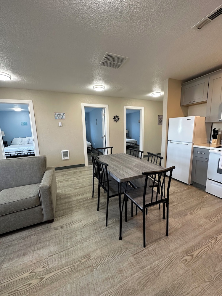 The Coastal Inn and Suites - photo 111