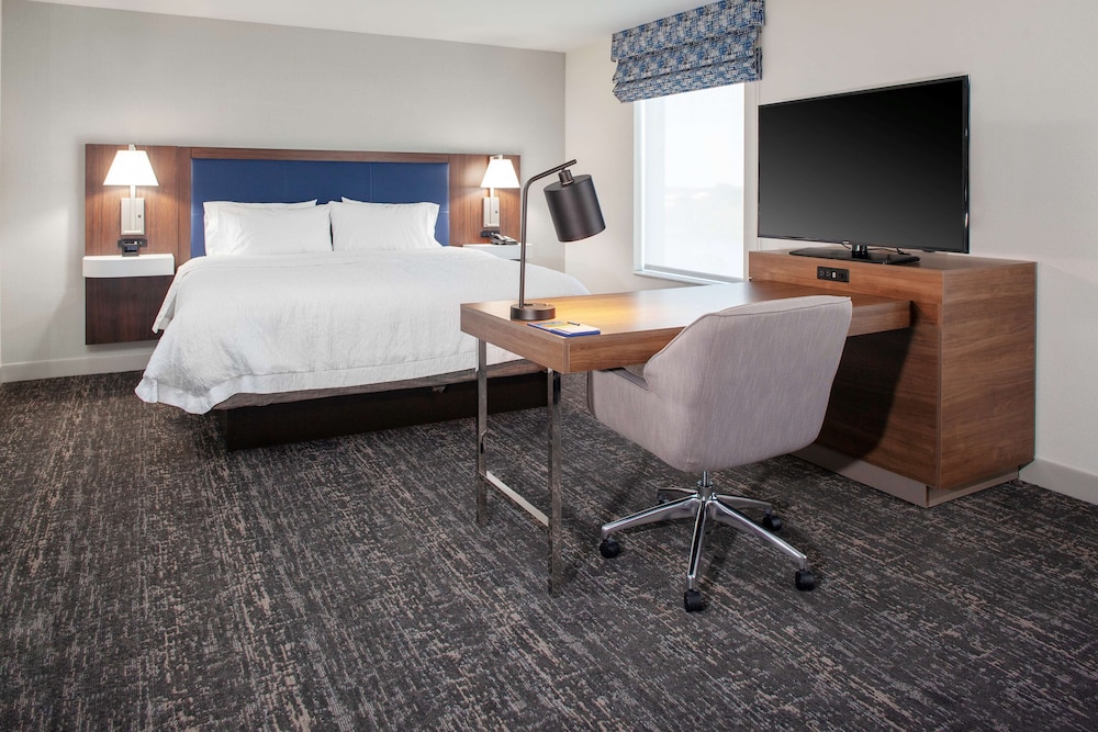 Hampton Inn & Suites Chicago Burr Ridge - photo 11