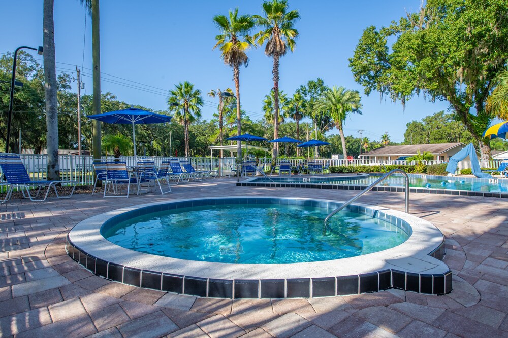 Tampa East RV Resort Campground - photo 9
