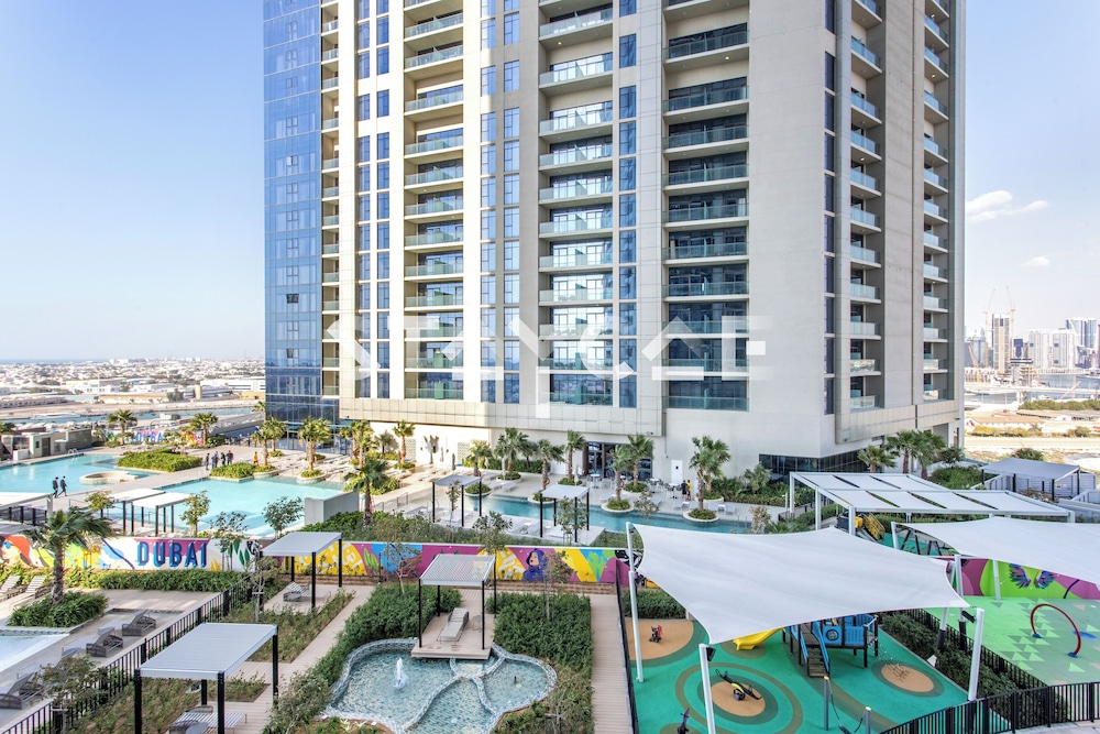 Staycae Holiday Homes Aykon C — 4-Star Luxury Hotel in Dubai, United Arab Emirates