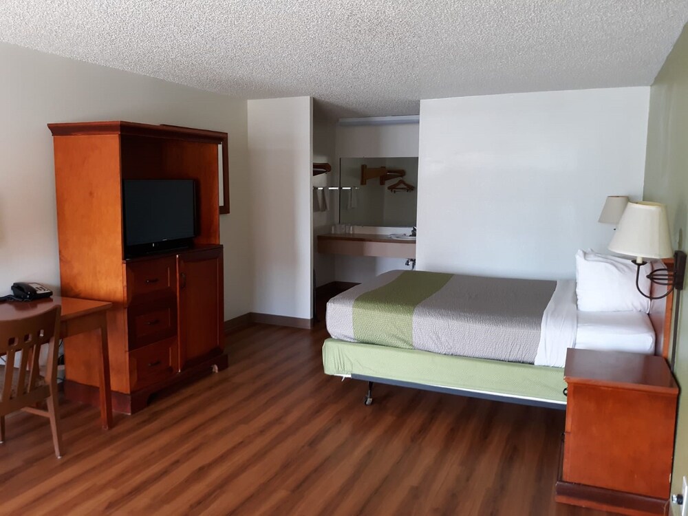 OYO Hotel Centralia - photo 15