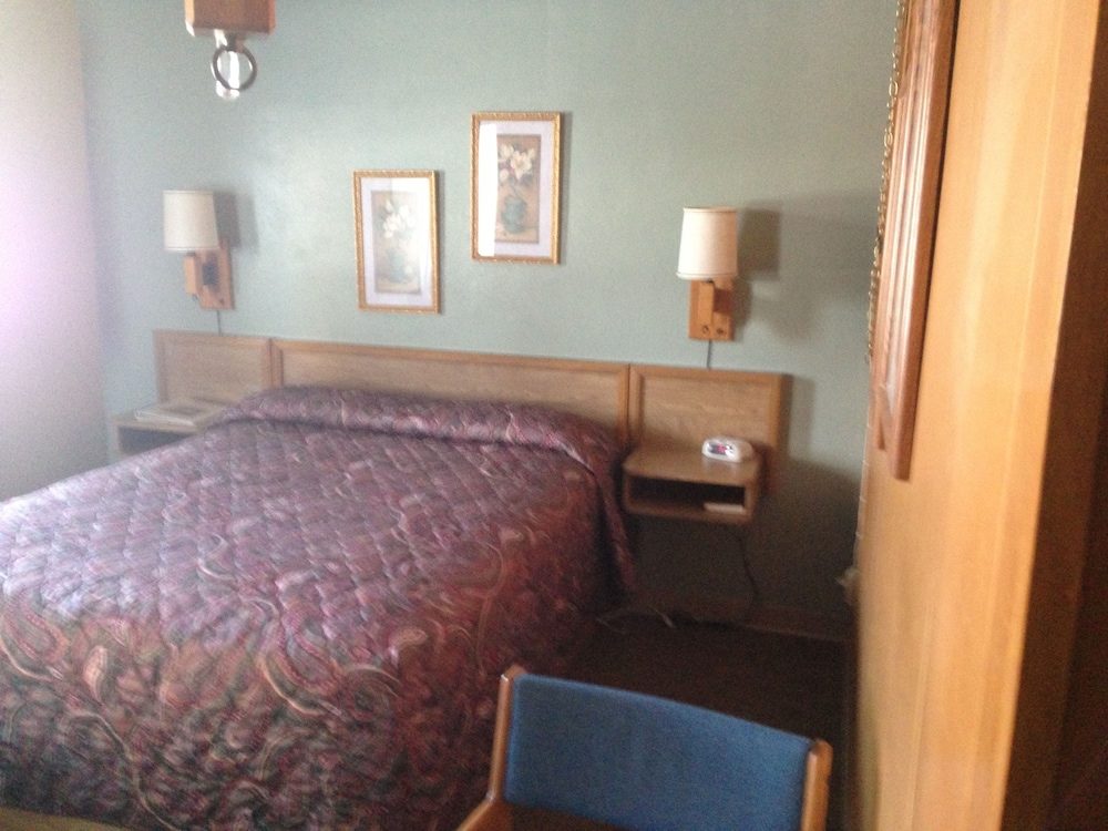 Jamestown Motel - photo 22