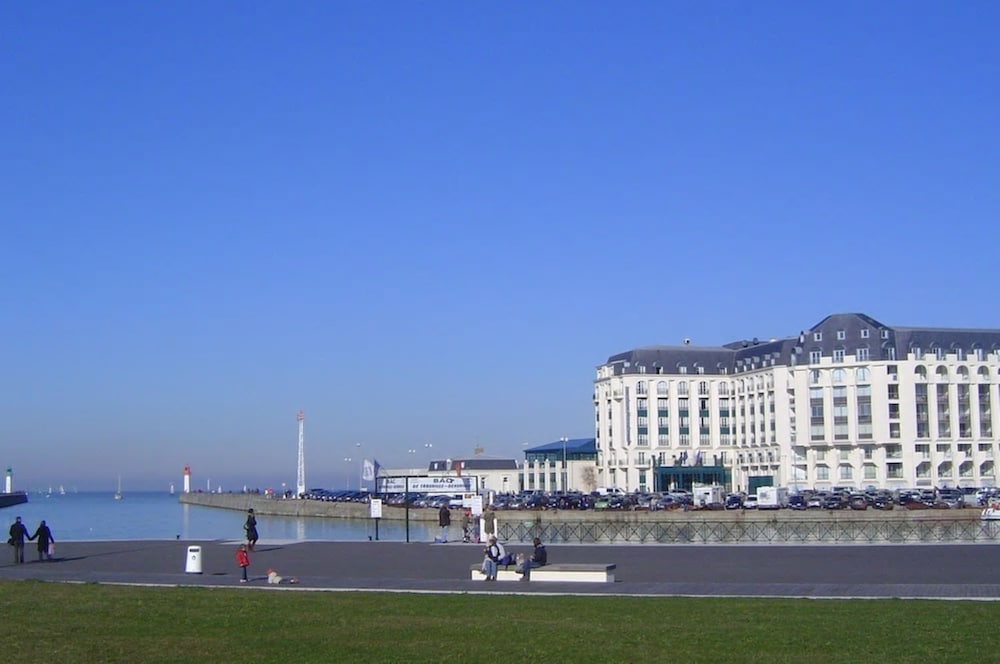 Sowell Hotels Le Beach — 4-Star Luxury Hotel in Trouville-Sur-Mer, France
