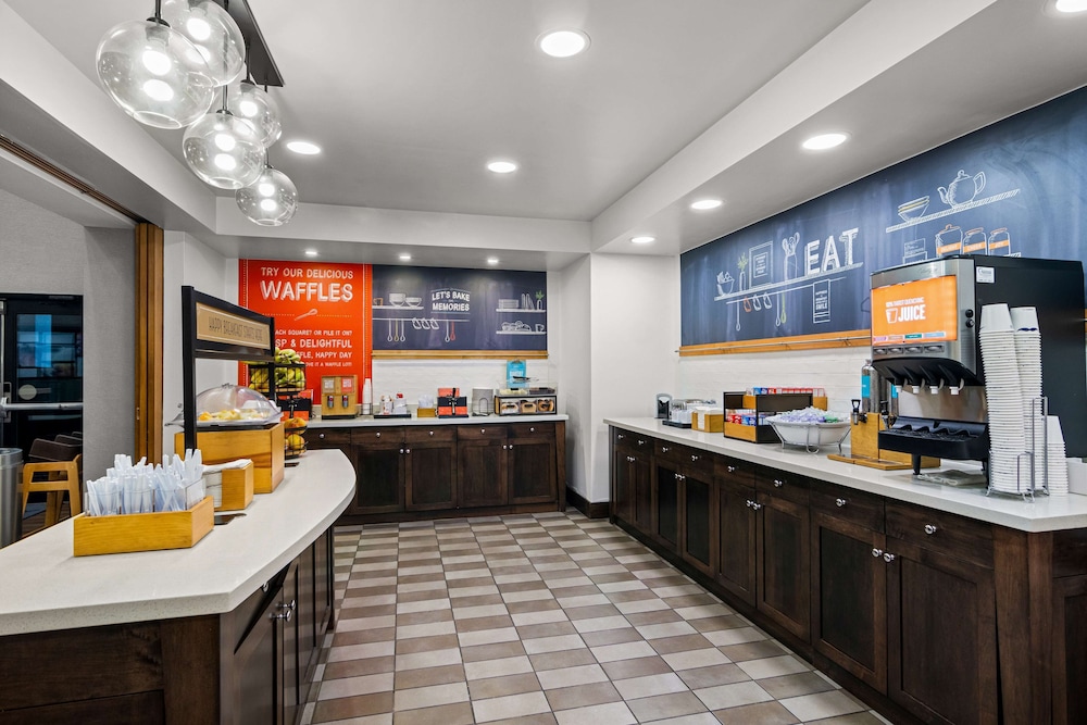 Hampton Inn & Suites Schererville - photo 31