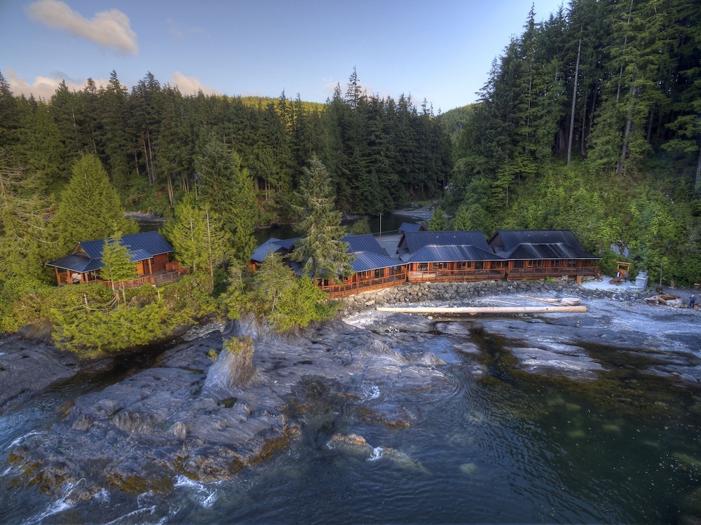 Seaside Cottages - carbon neutral hotel in Duncan