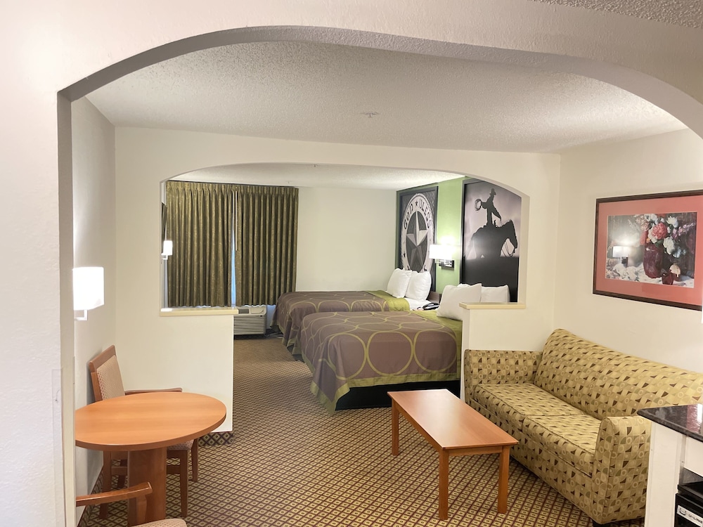 Super 8 by Wyndham Fort Worth Downtown South - photo 6